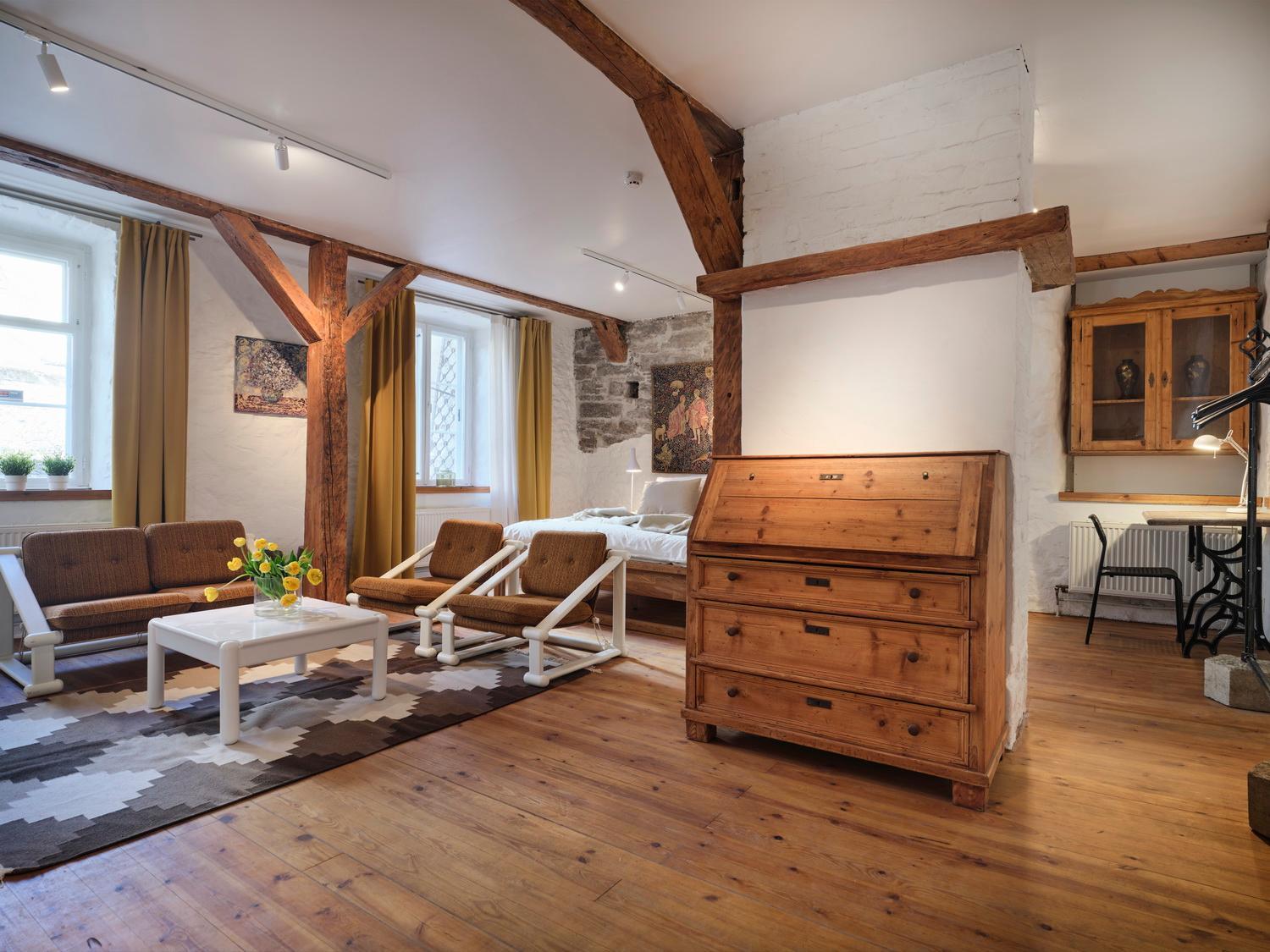 Historic Apartment With Private Garden In Old Town Tallinn Exterior photo